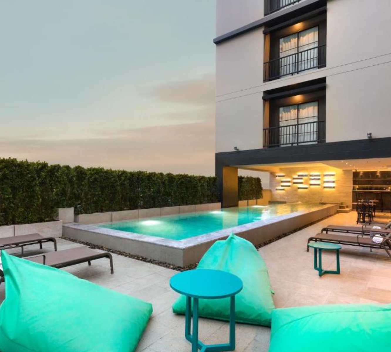 Accommodation at WESTMINSTER Cross Vibe Bangkok Sukhumvit Located Near Westminster College Bangkok