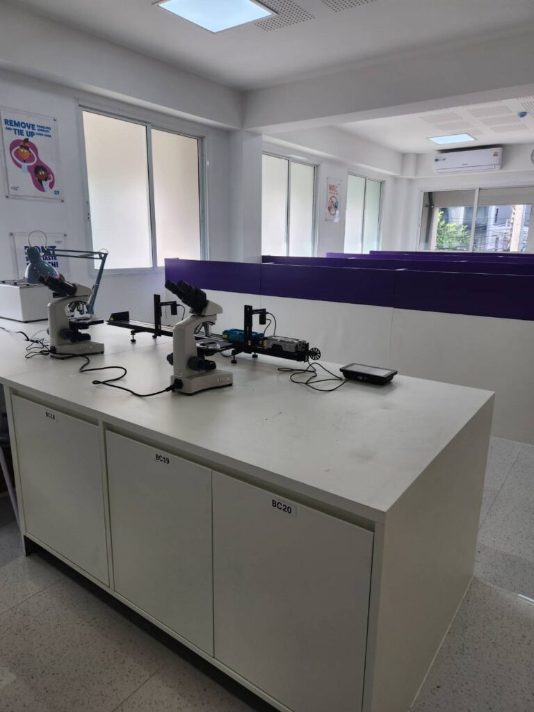 อุปกรณ์ในห้องแลป Laboratory facility at westminster college Bangkok (3)